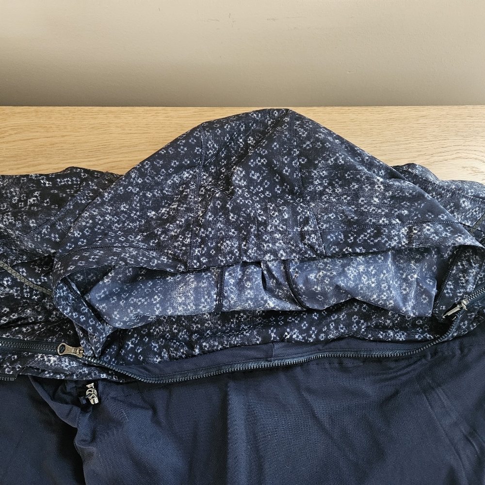 Lululemon Spring Forward Jacket Women 8 Kanoko Twist Inkwell Ghost Navy Hooded - Picture 3 of 12